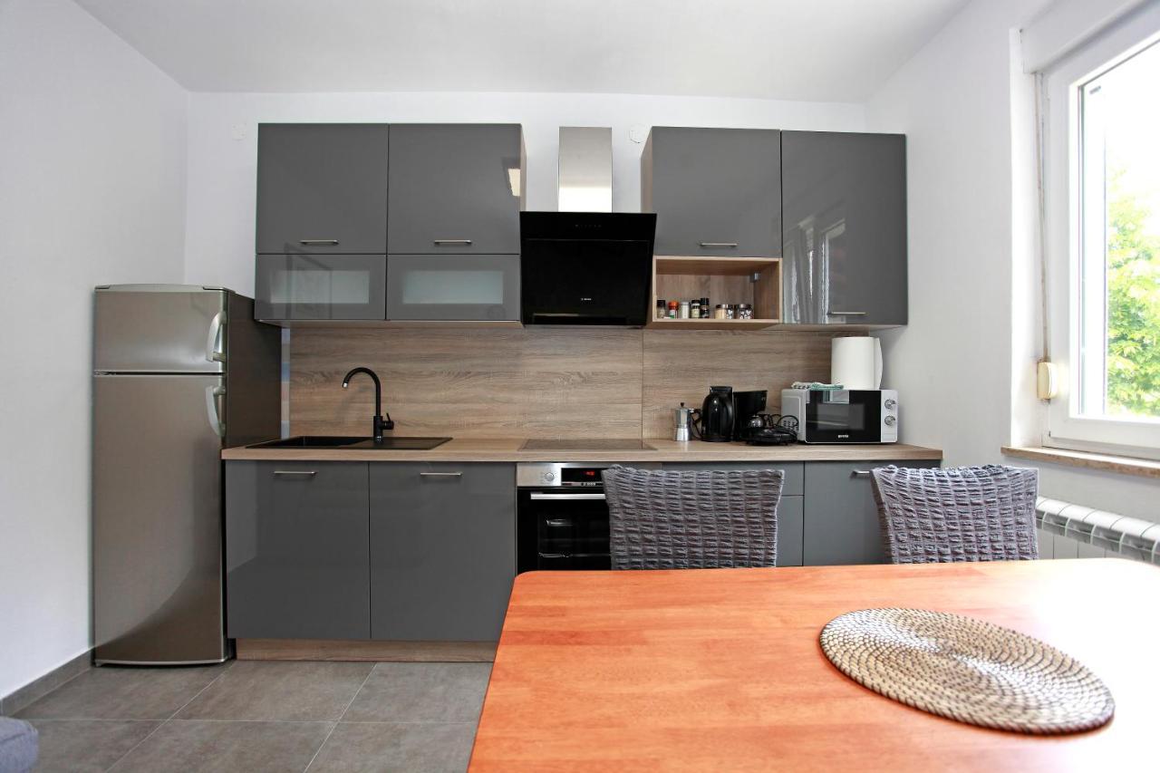 Appartement Viridis à Pula Extérieur photo