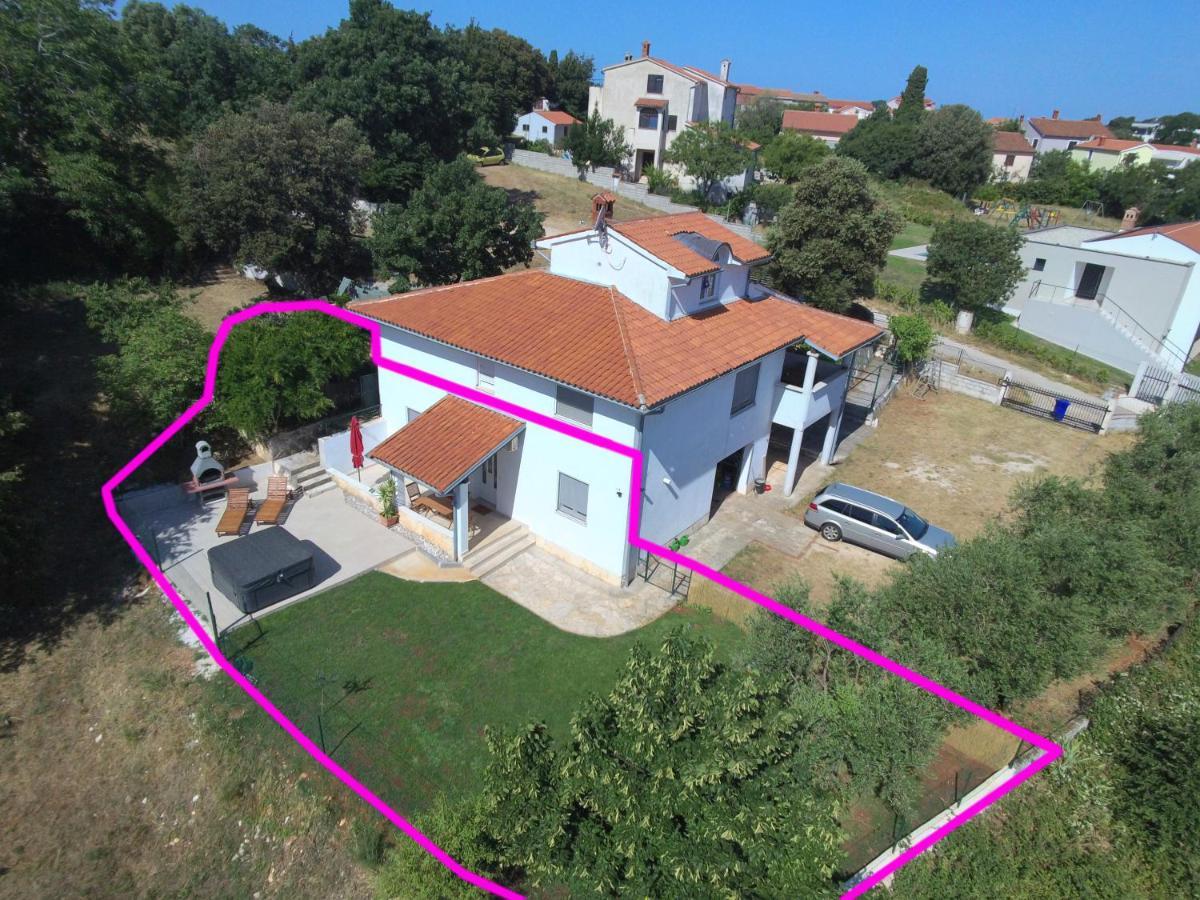 Appartement Viridis à Pula Extérieur photo